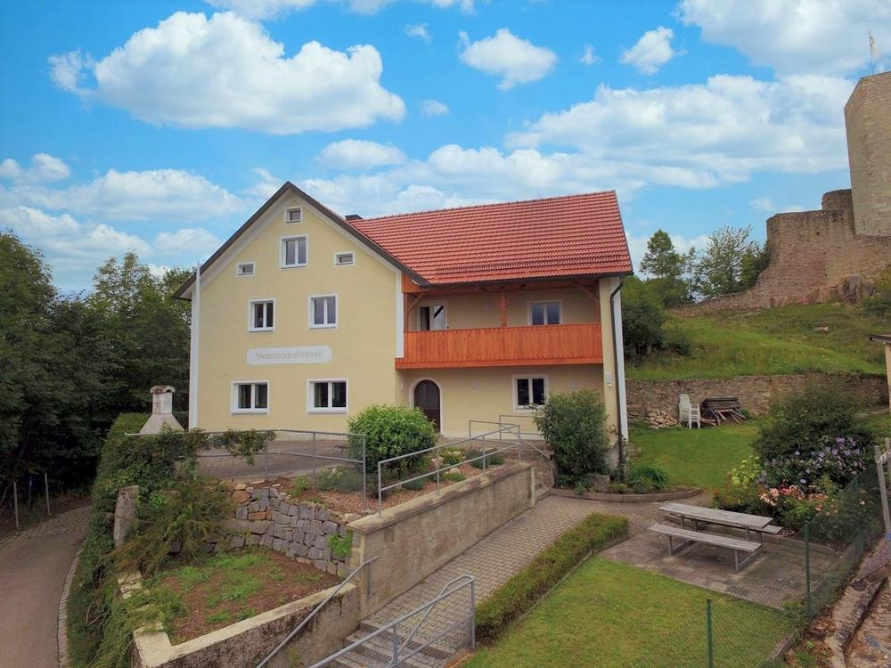 Dorfgemeinschaftshaus, Bild 1